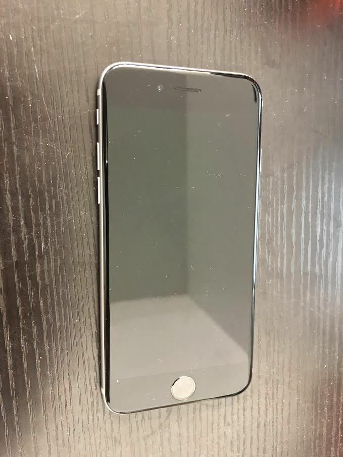 Apple Iphone 6 16GB Silver Not Working For Parts Only