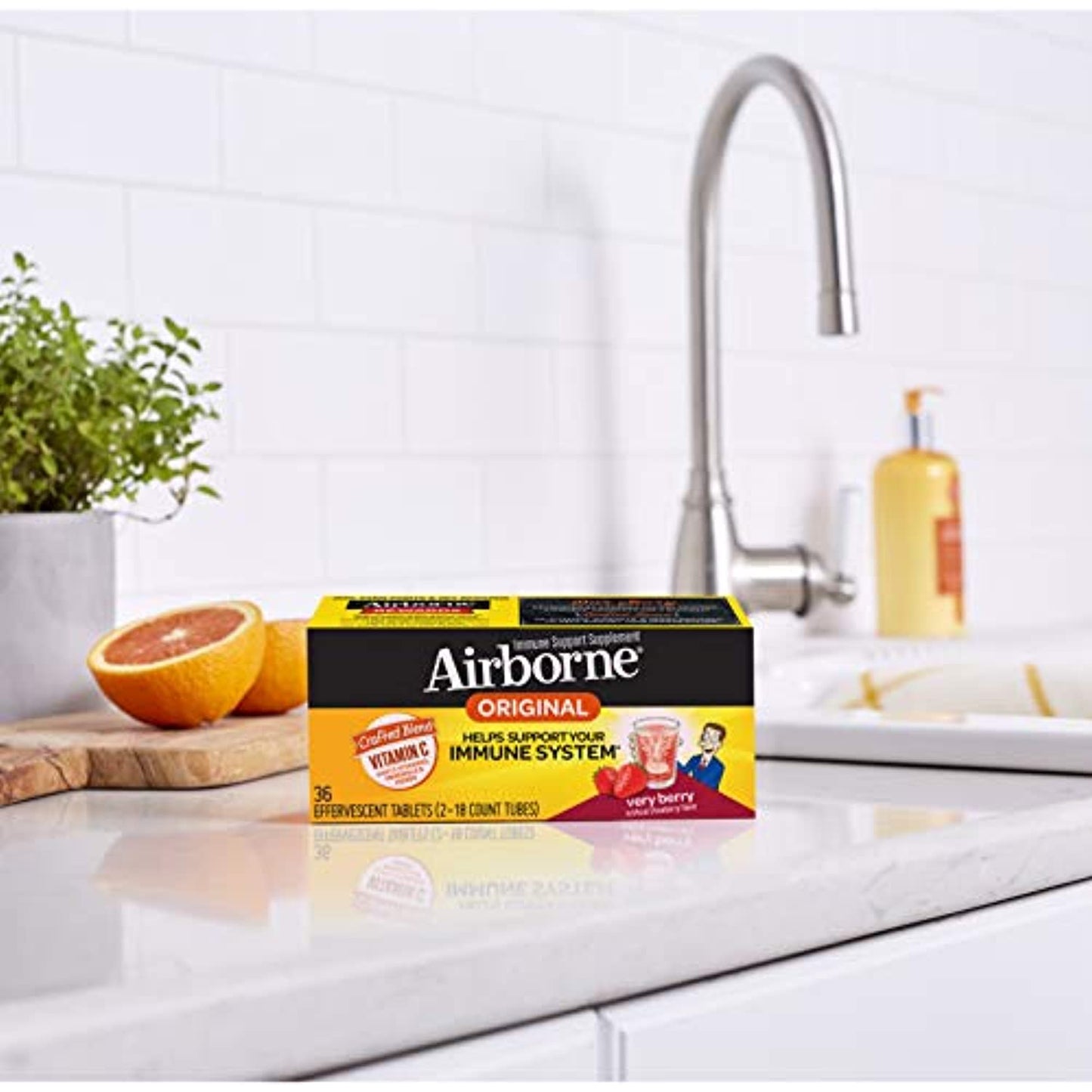 Airborne Vitamin C 1000mg (per serving) - Very Berry Effervescent Tablets (36 count in a box), Gluten-Free Immune Support Supplement, With Vitamins A C E, ZINC, Selenium, Echinacea & Ginger