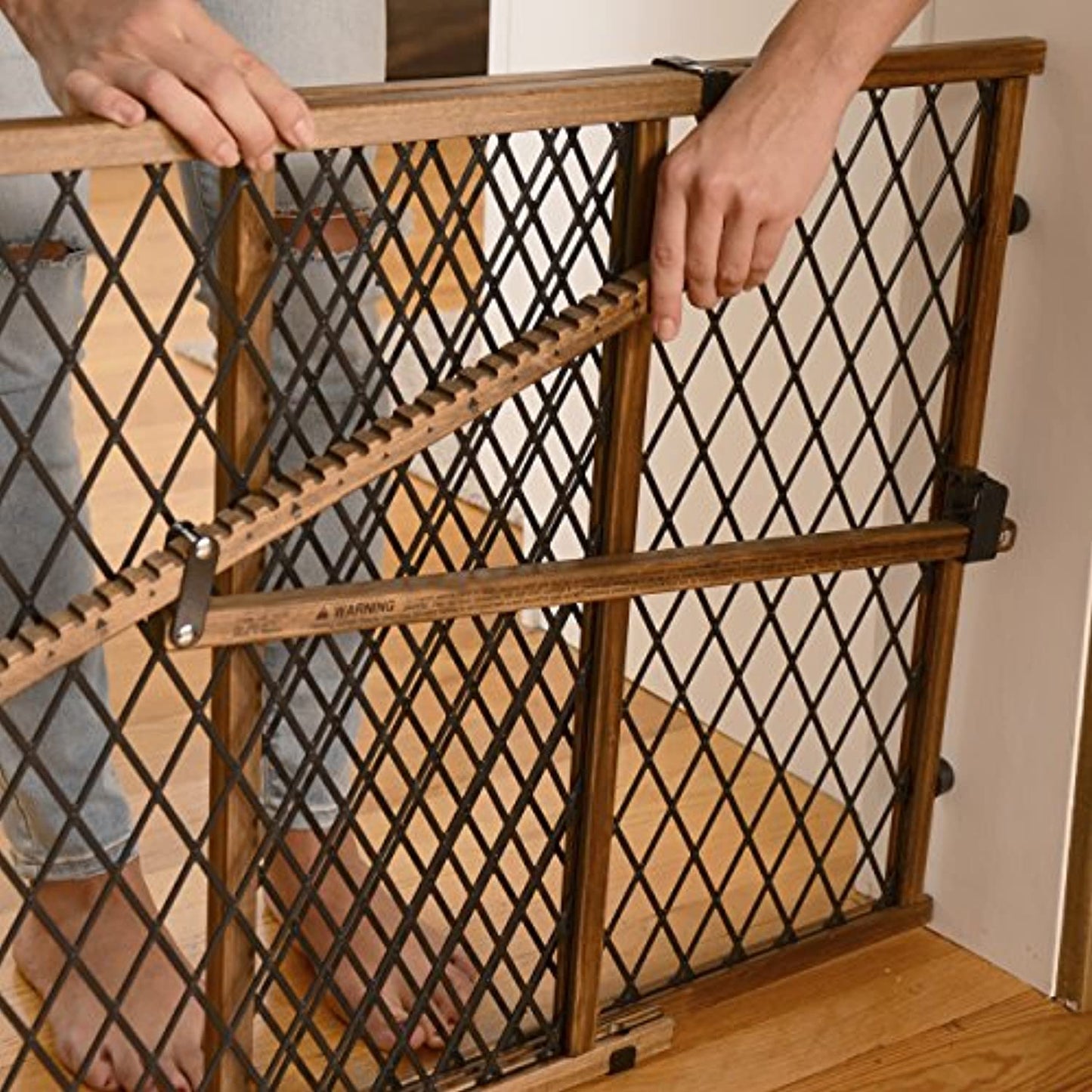 Evenflo Position & Lock Gate -FarmHouse Collection- 2026900 - OPEN BOX