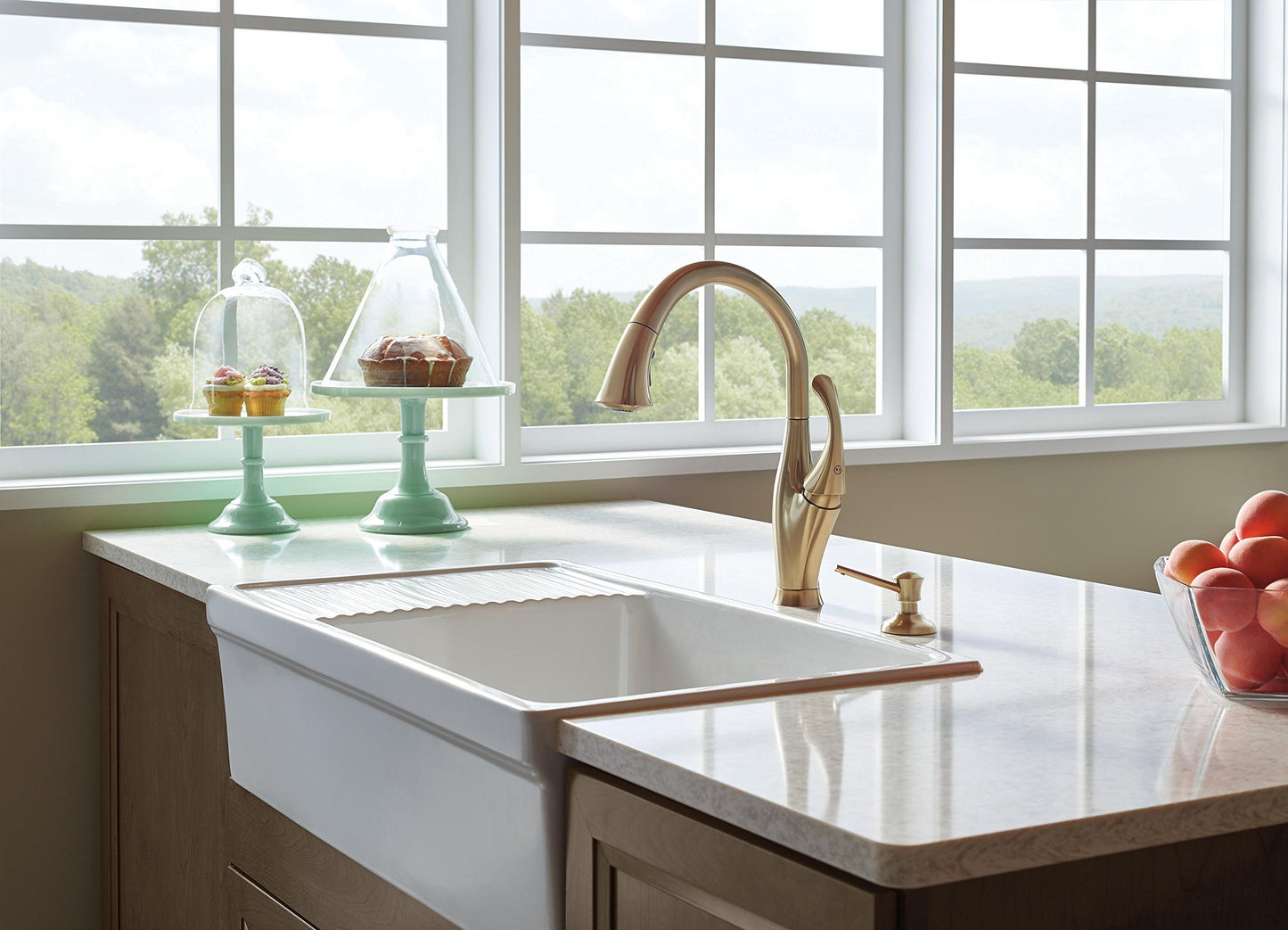 Delta Faucet Addison Single-Handle Kitchen Sink Faucet with Pull Down Sprayer, ShieldSpray Technology and Magnetic Docking Spray Head, Champagne Bronze 9192-CZ-DST
