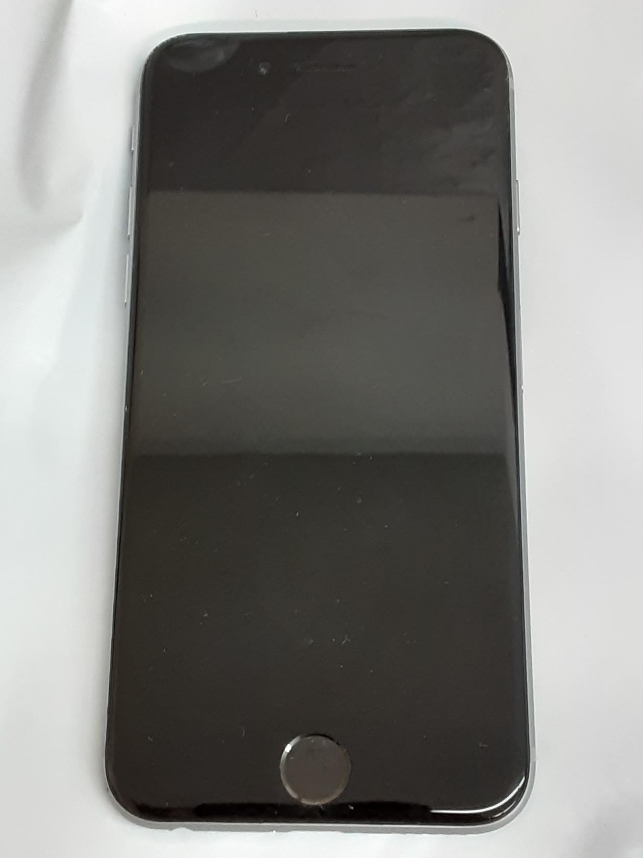 Apple Iphone 6- Refurbished- "DOES NOT POWER ON'' SALVAGED!
